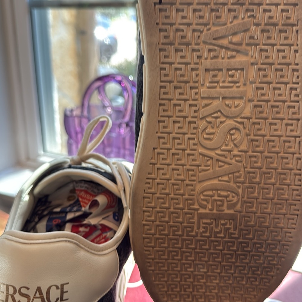 Authentic Gucci Men’s BAROCCO GRECA SNEAKERS - Picture 3 of 7